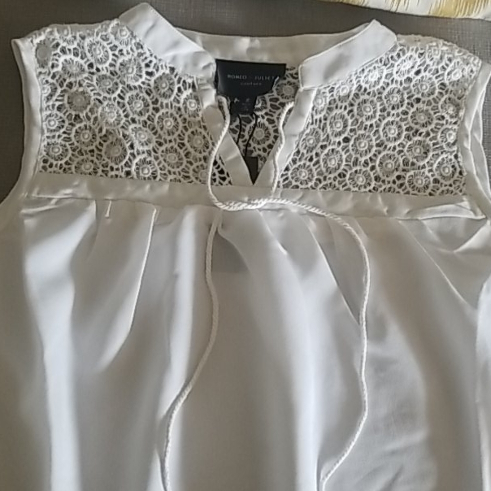 Ivory top - Picture 2 of 6